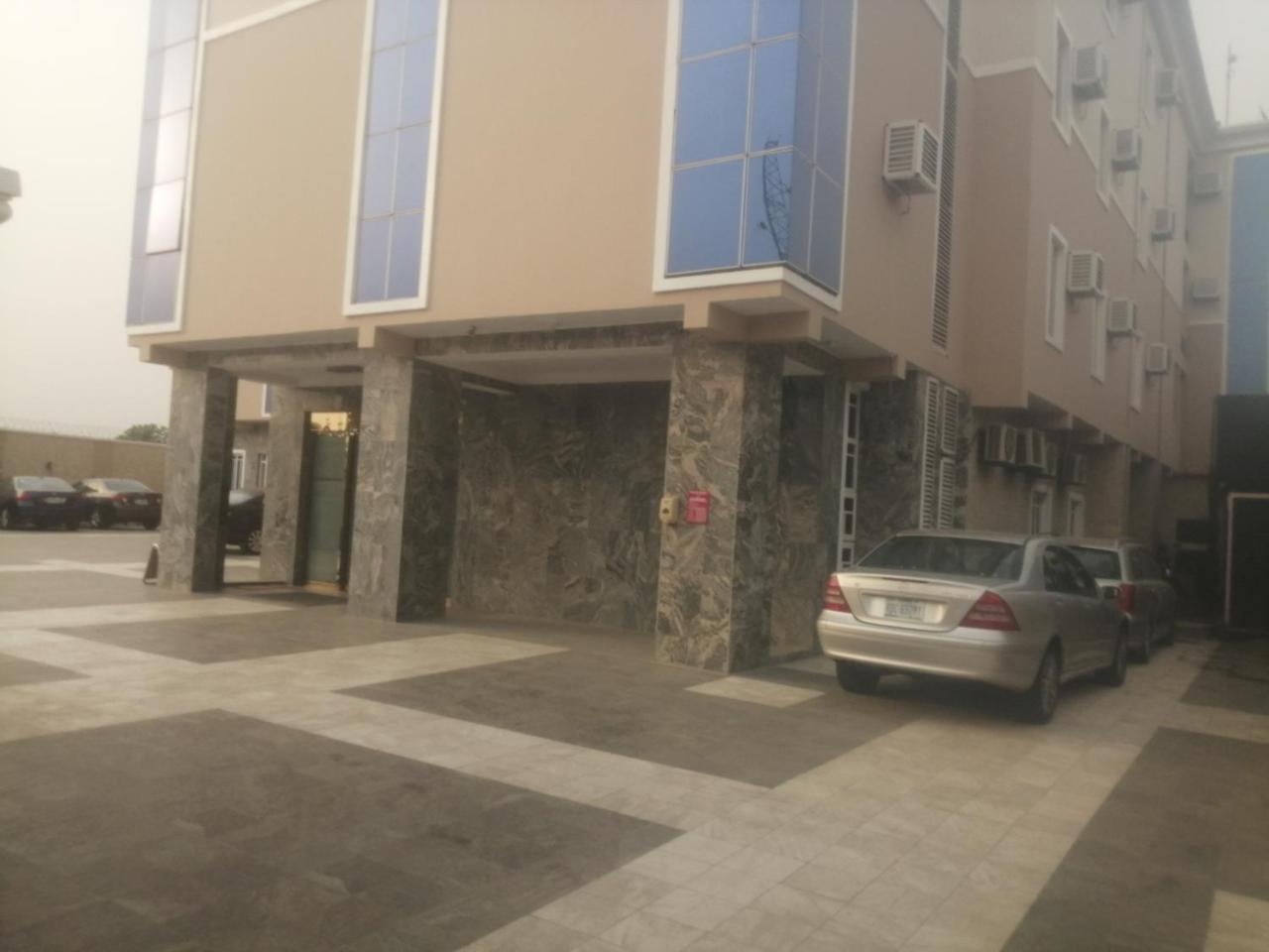 Grand Venice Transit Apartments Lagos Exterior photo
