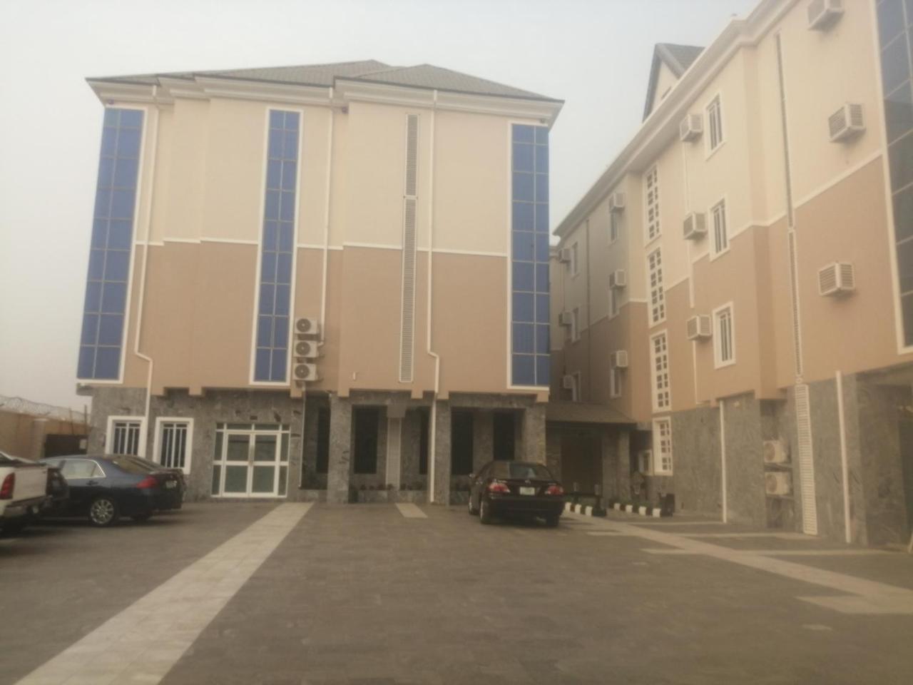 Grand Venice Transit Apartments Lagos Exterior photo