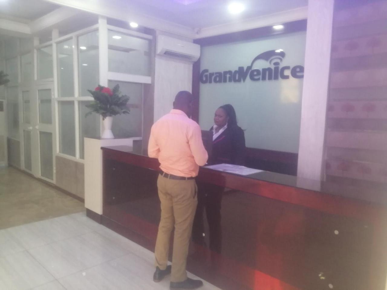 Grand Venice Transit Apartments Lagos Exterior photo