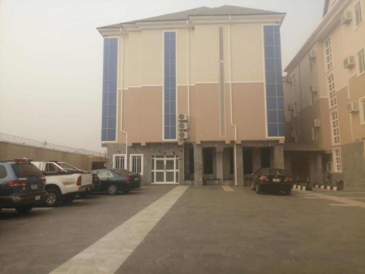 Grand Venice Transit Apartments Lagos Exterior photo