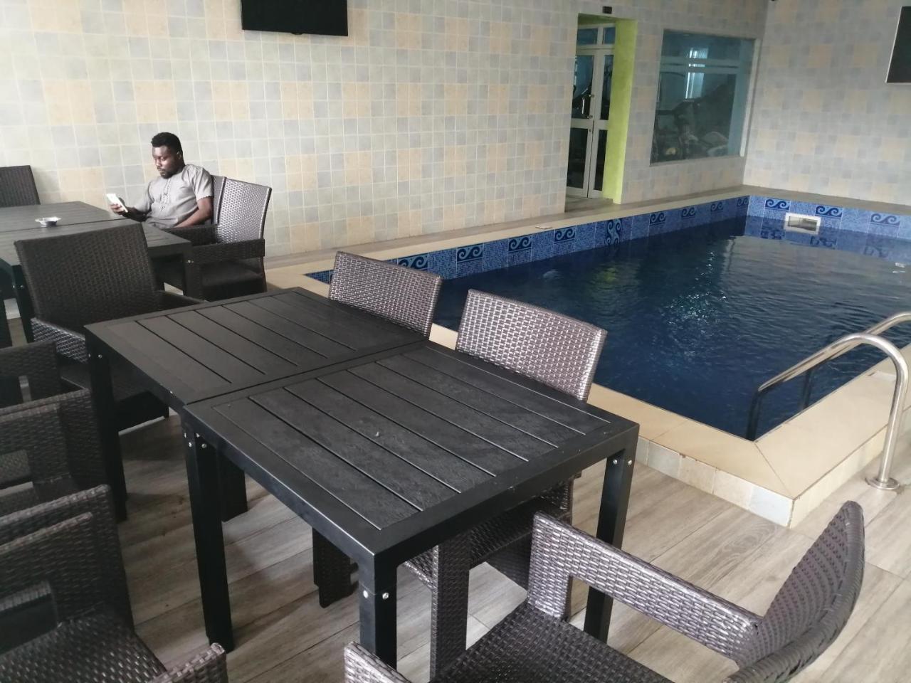 Grand Venice Transit Apartments Lagos Exterior photo